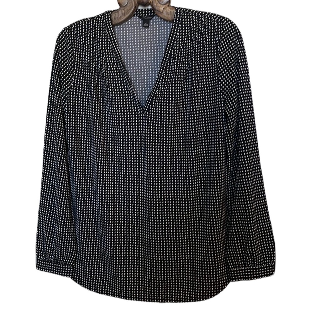 Anne Taylor V Neck Black and White Print Blouse - Size Large